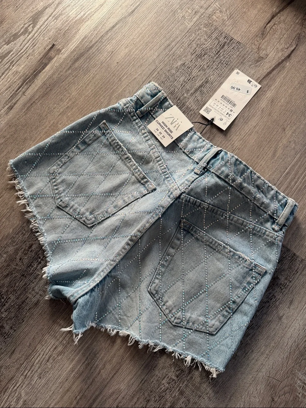 ZARA Light Wash Quilted Denim Shorts with Frayed Hem